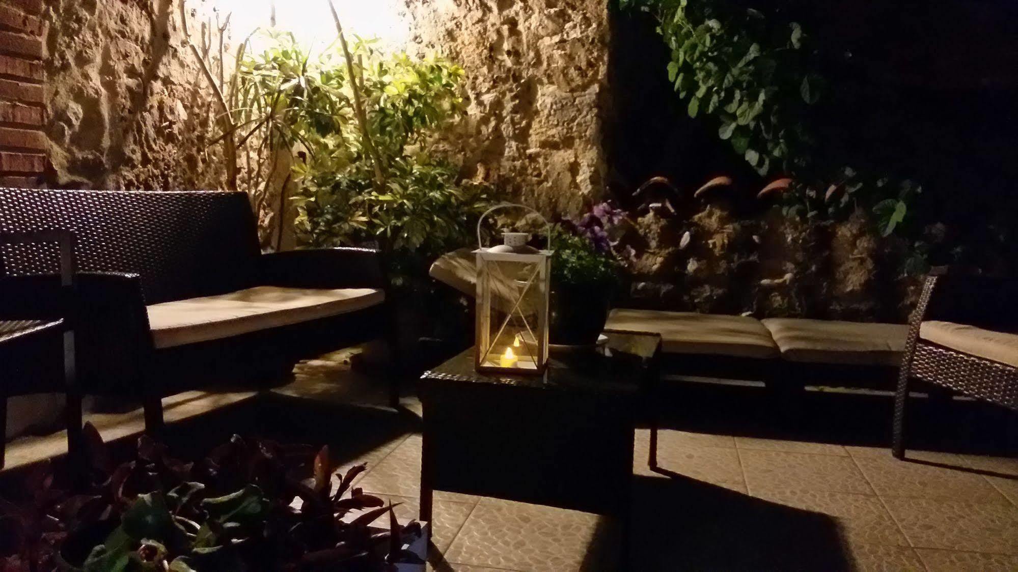 לינה וארוחת בוקר Tautavel L'Ile Aux Mimosas מראה חיצוני תמונה